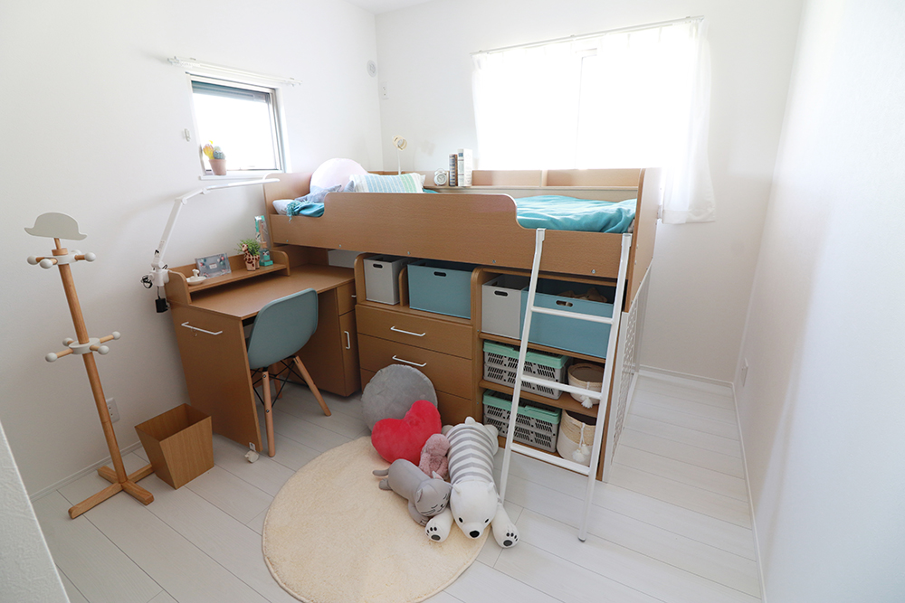 2階は3室確保!子ども部屋もしっかり取れます。 書斎にすることも出来、自分だけの空間を演出できます♪ ※施工事例です。実物とは異なります。詳しくはお問い合わせください。