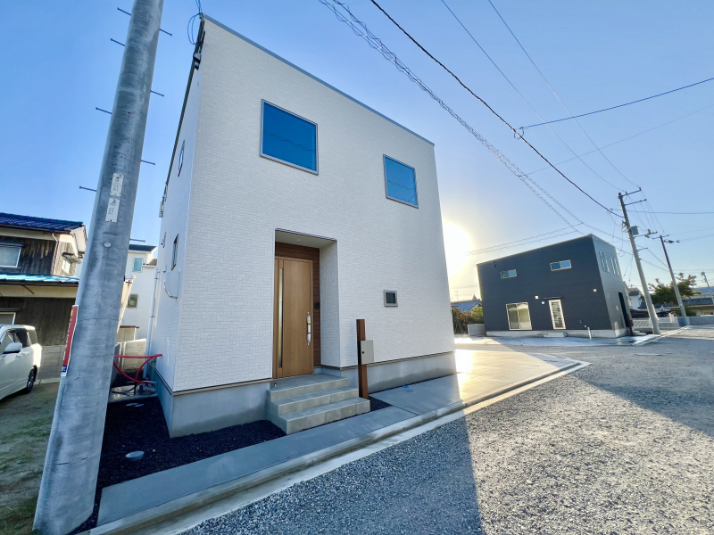 【家賃並み月々6万円台】松前町南黒田建売② 【完成済み！実際の住まいを今すぐ体感】　新築　4LDK ☆松前小学校　徒歩13分☆ 